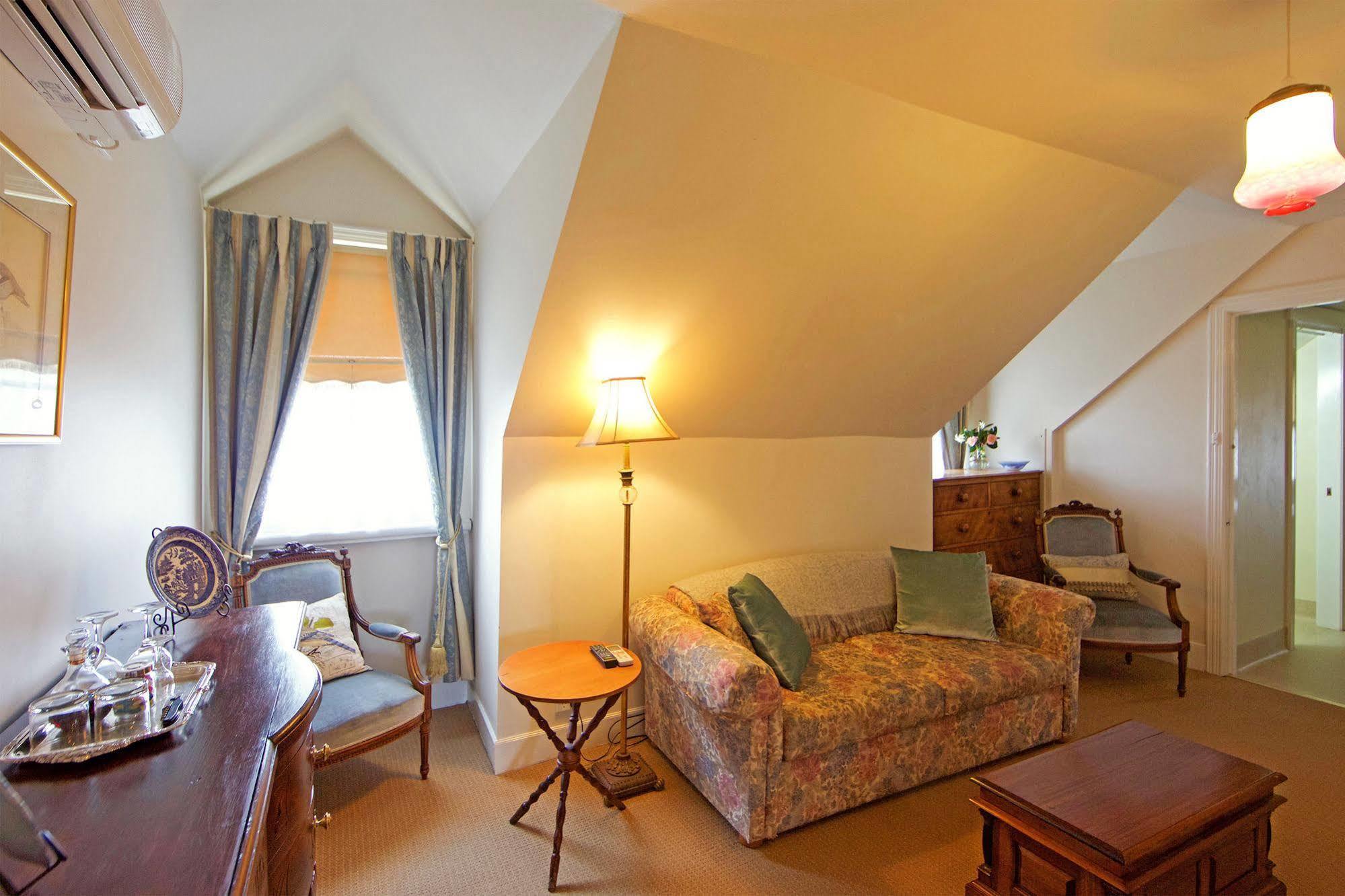 The Racecourse Inn Longford Ngoại thất bức ảnh