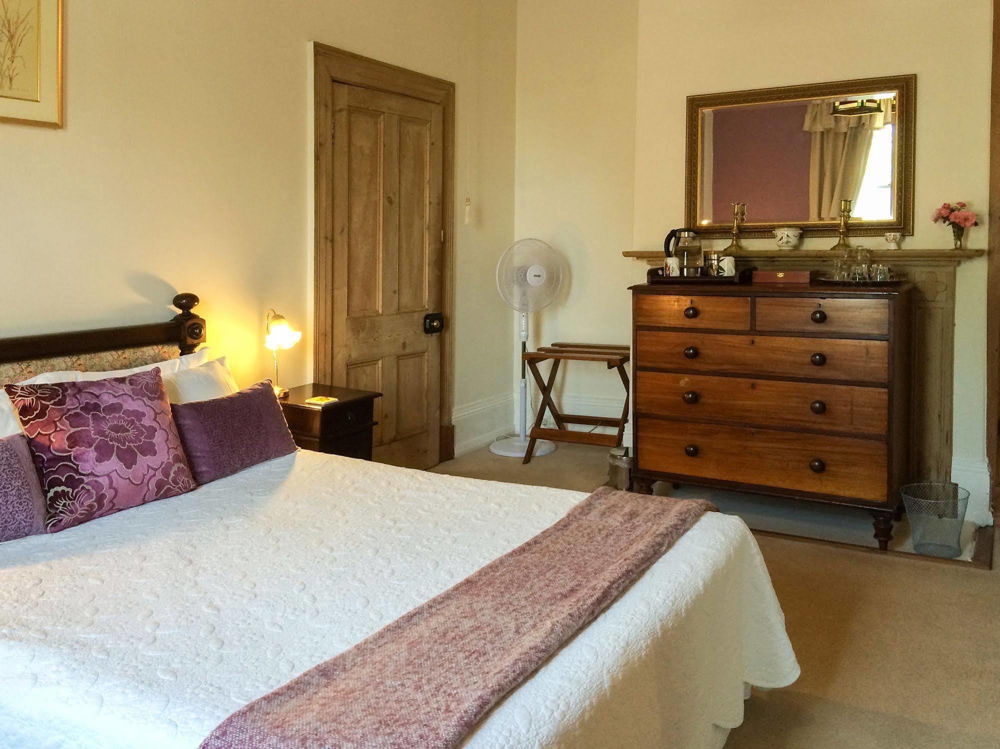 The Racecourse Inn Longford Ngoại thất bức ảnh