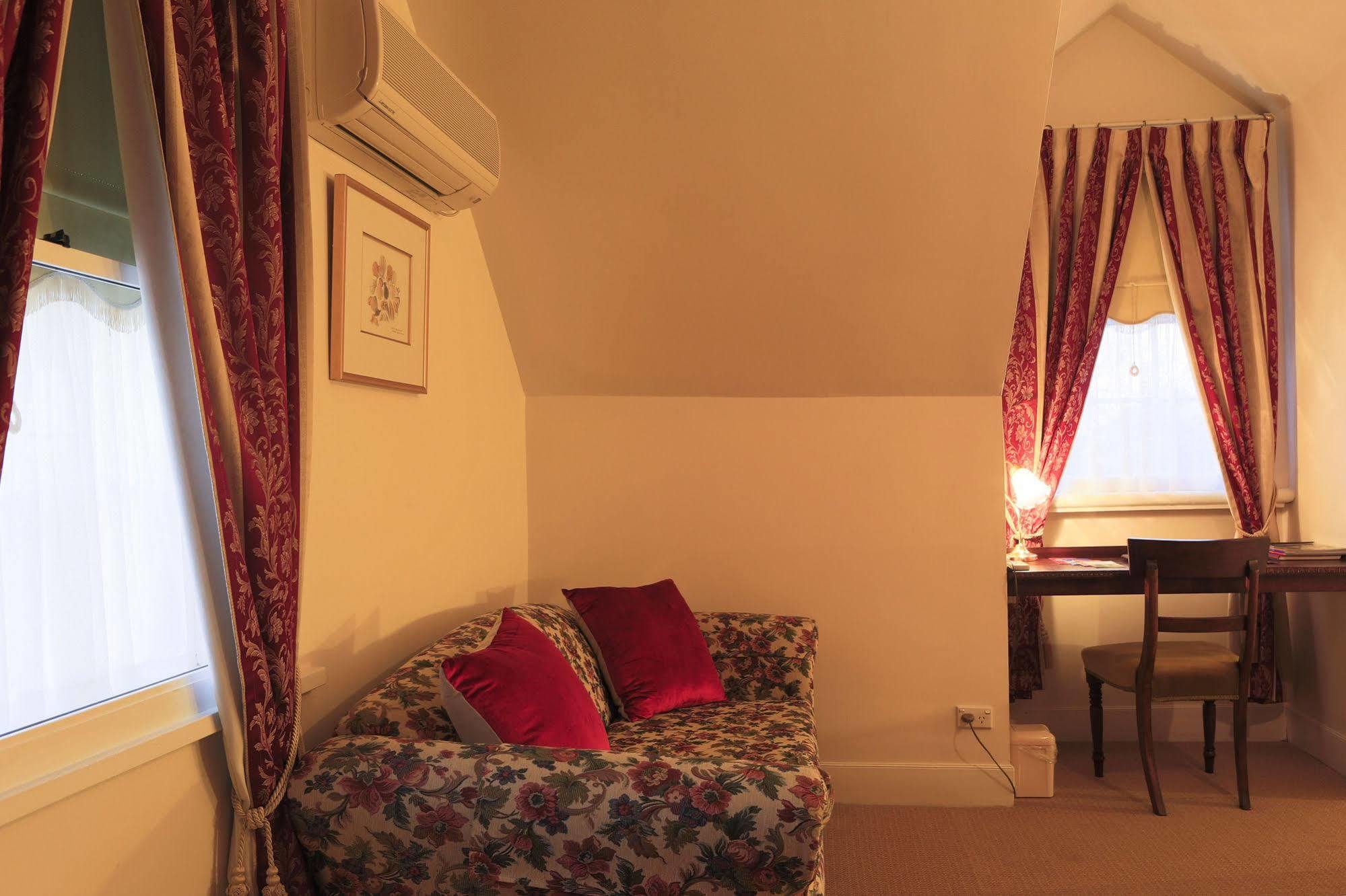 The Racecourse Inn Longford Ngoại thất bức ảnh