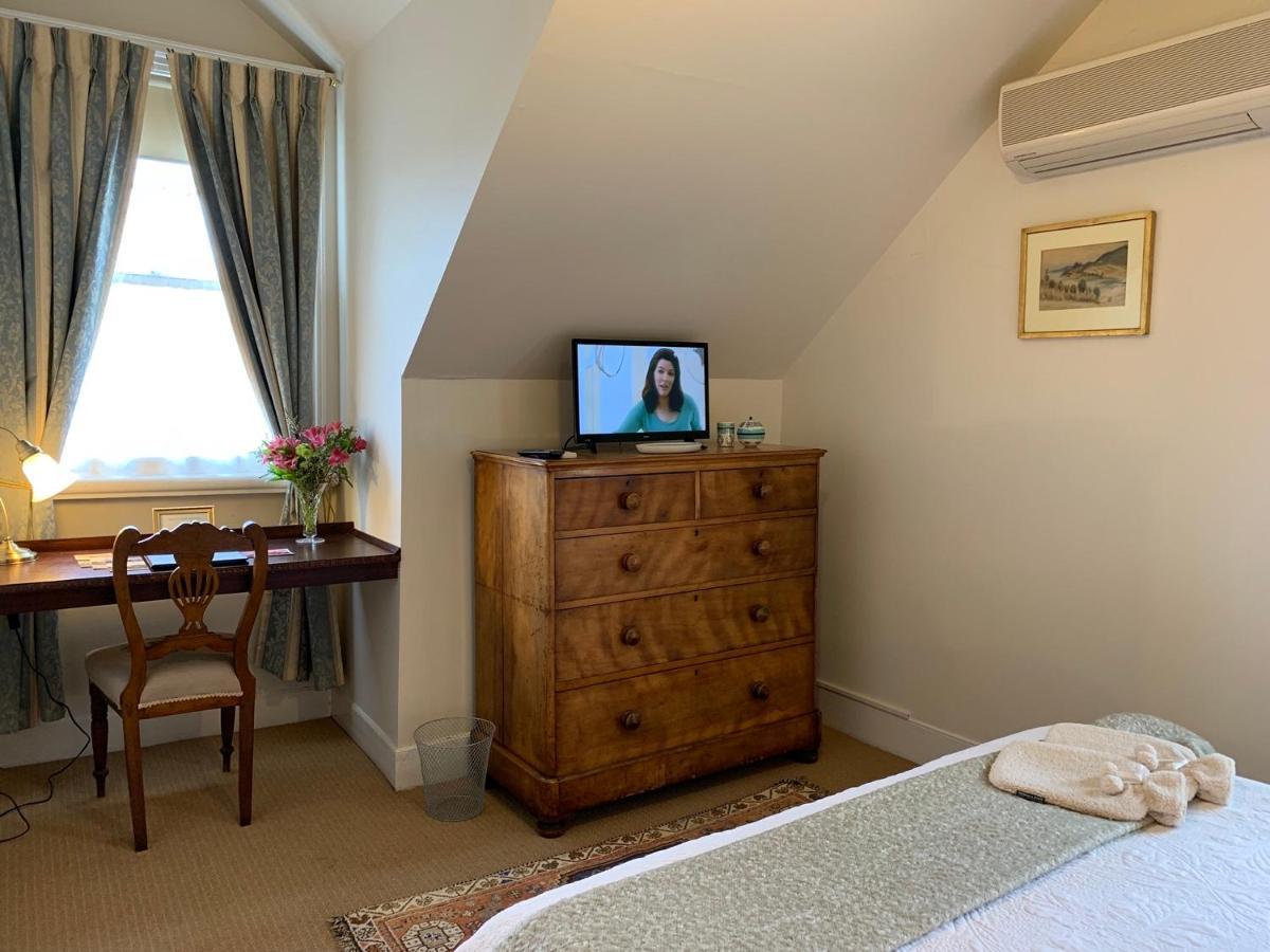 The Racecourse Inn Longford Ngoại thất bức ảnh